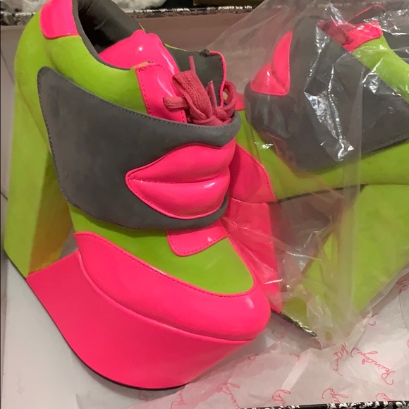 Shoes - Picture 1 of 2